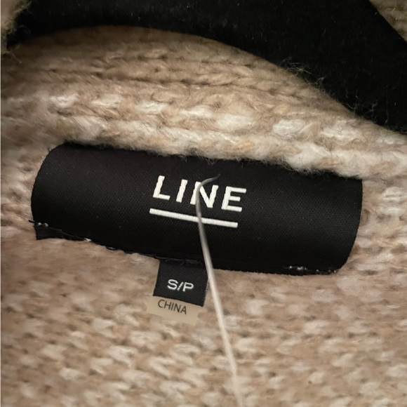 Line cardigan/jacket size small - Picture 3 of 3